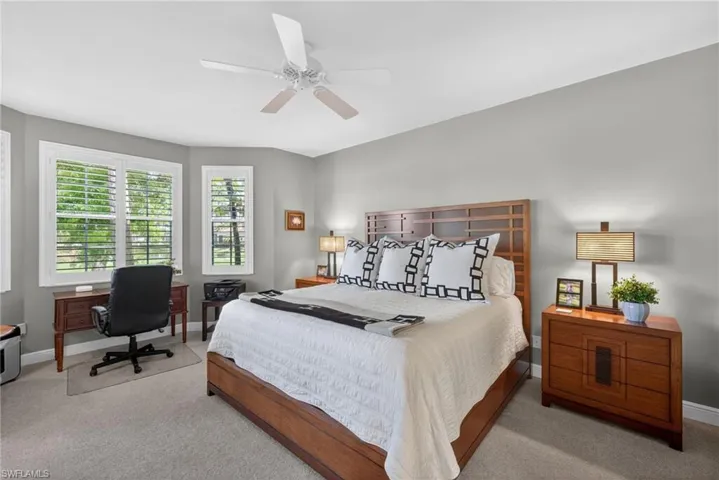 5015  Marina Cove  DR, Naples, FL 34112