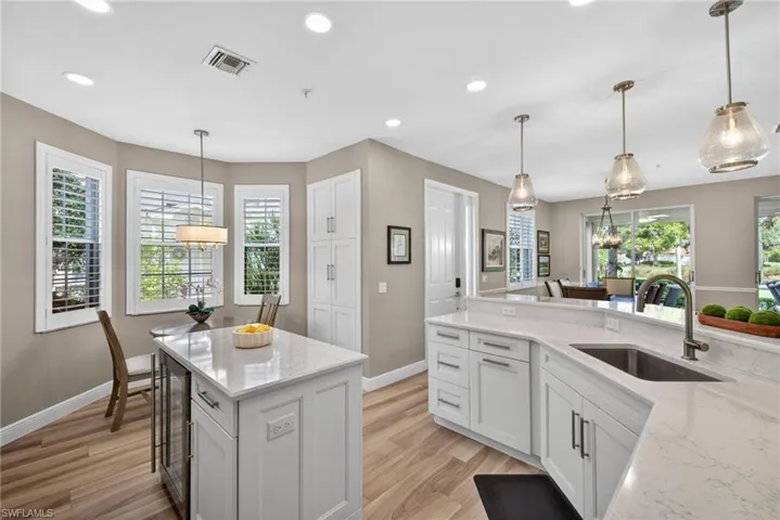 5015  Marina Cove  DR, Naples, FL 34112
