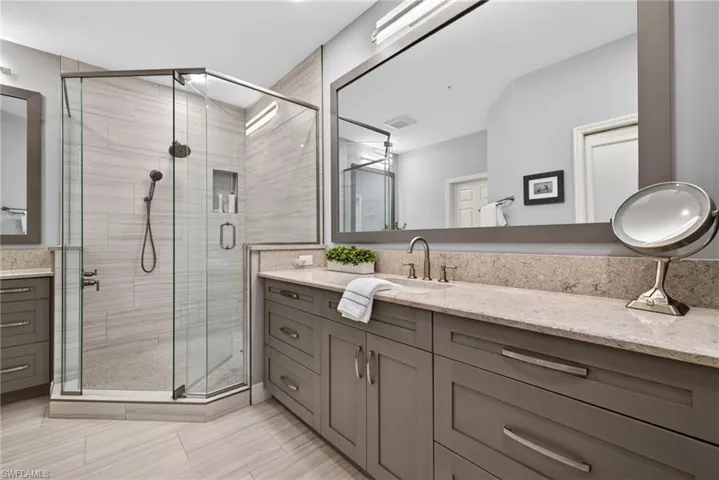 5015  Marina Cove  DR, Naples, FL 34112