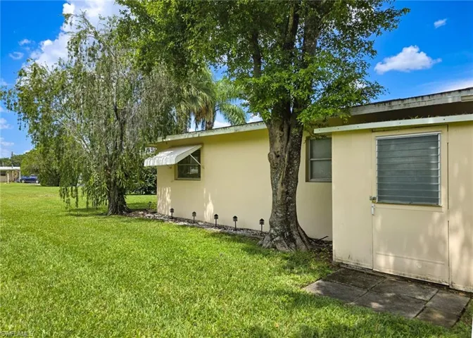 2214 Gladiola Dr, Lehigh Acres, Florida 33936