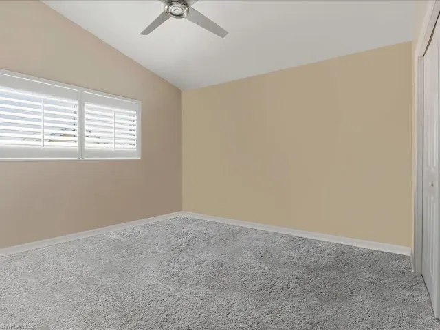 Huge walkway upstairs , used second office space