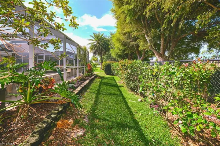 2710 Brightside Ct, Cape Coral, Florida 33991