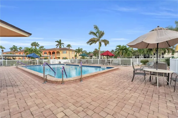 360  Charlemagne  BLVD, Naples, FL 34112