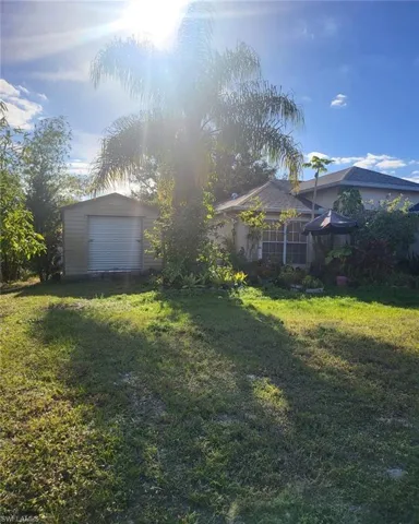 View of yard with Shed
