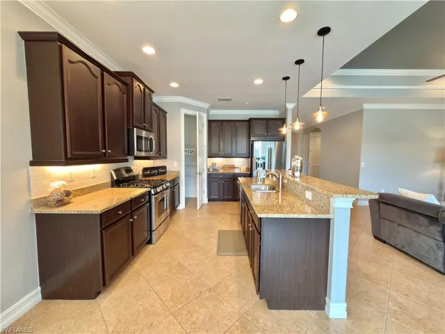 3940 Otter Bend Cir, Fort Myers, Florida 33905