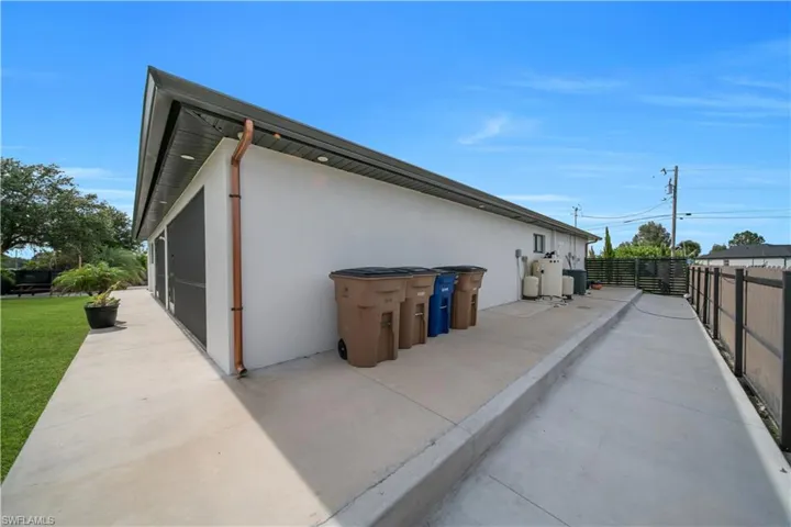 362 Pecan Ave, Lehigh Acres, Florida 33974