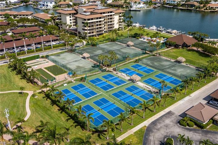 440 Seaview CT # 708, MARCO ISLAND FL 34145