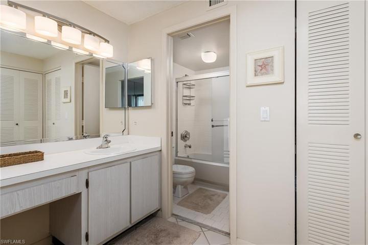 440 Seaview CT # 708, MARCO ISLAND FL 34145