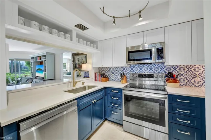 5637 Turtle Bay Dr 17, Naples, Florida 34108
