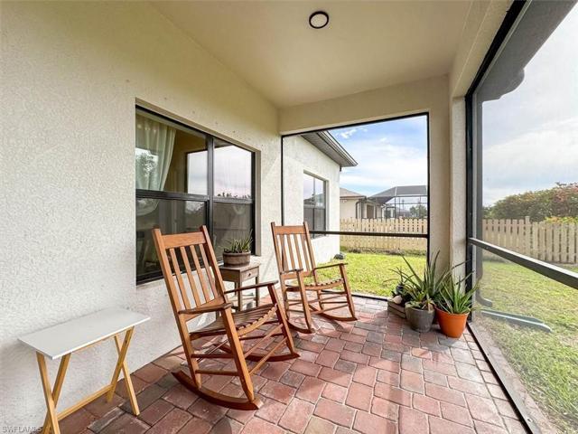 Screened in Lanai West facing