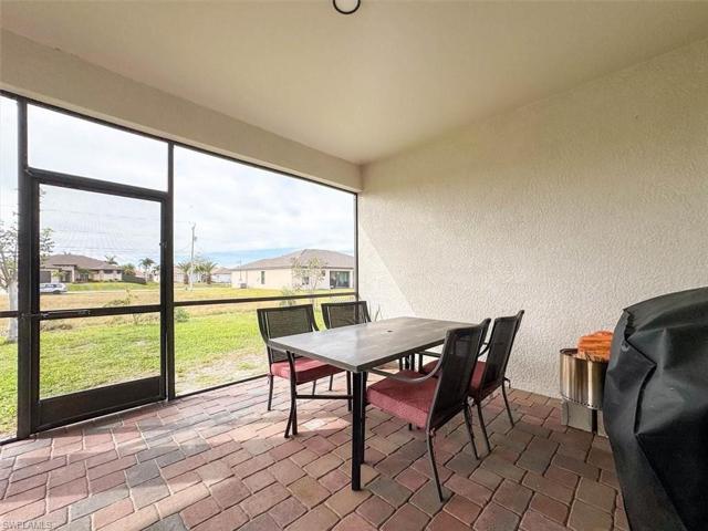 Screened in Lanai West facing