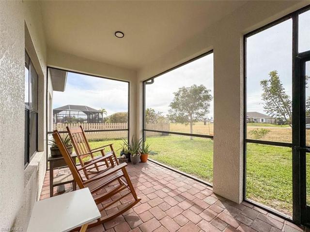 Screened in Lanai West facing