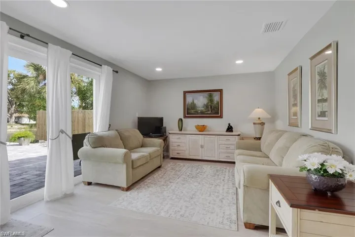 829 107th Ave N, Naples, Florida 34108