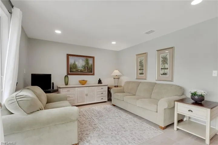 829 107th Ave N, Naples, Florida 34108