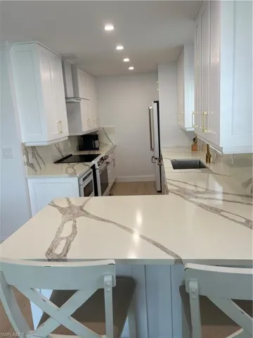 2100 Gulf Shore Blvd N 120, Naples, Florida 34102