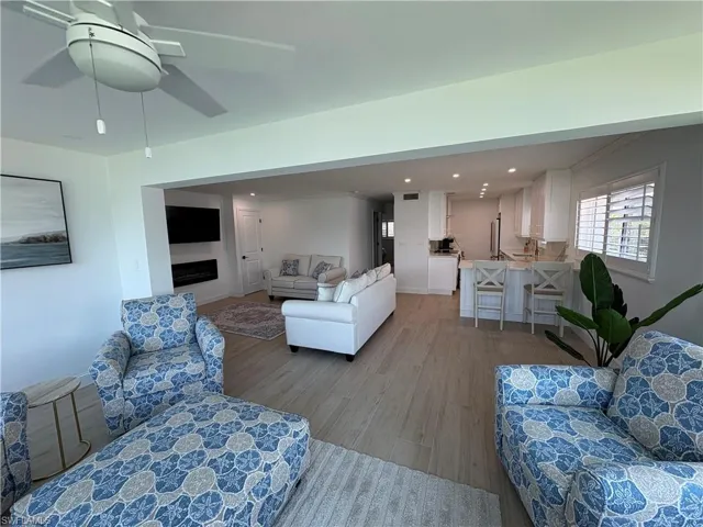 2100 Gulf Shore Blvd N 120, Naples, Florida 34102