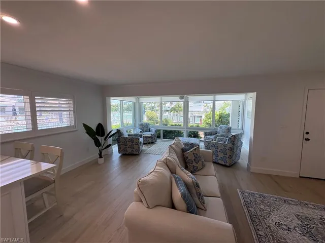2100 Gulf Shore Blvd N 120, Naples, Florida 34102
