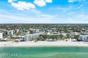 2100 Gulf Shore Blvd N 120, Naples, Florida 34102