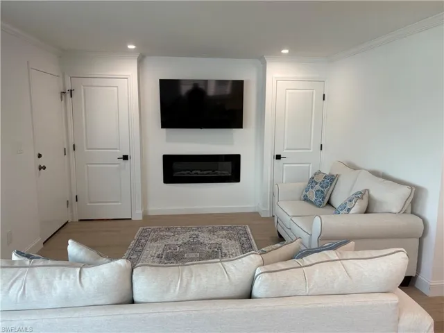 2100 Gulf Shore Blvd N 120, Naples, Florida 34102