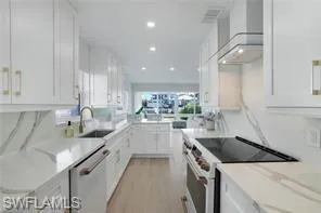 2100 Gulf Shore Blvd N 120, Naples, Florida 34102