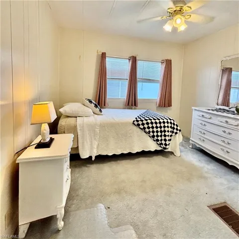 518 Pine Tree Ct, North Fort Myers, Florida 33917