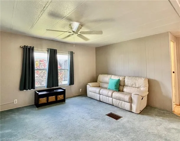 518 Pine Tree Ct, North Fort Myers, Florida 33917