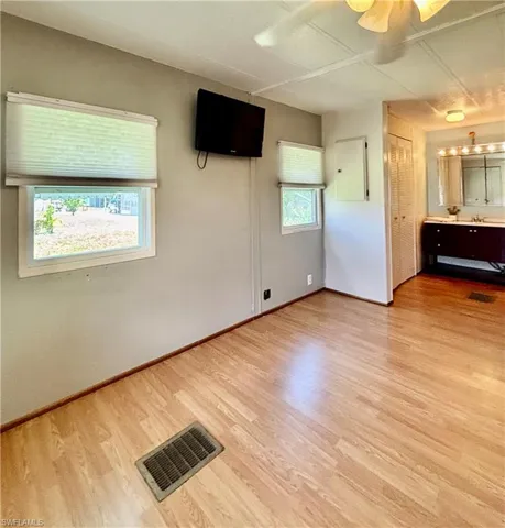 518 Pine Tree Ct, North Fort Myers, Florida 33917