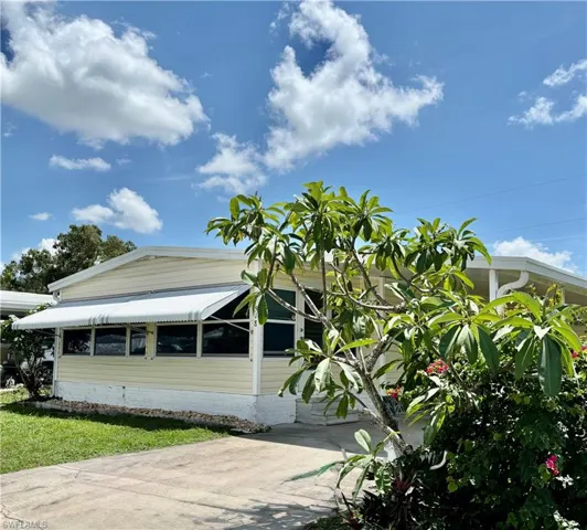 518 Pine Tree Ct, North Fort Myers, Florida 33917