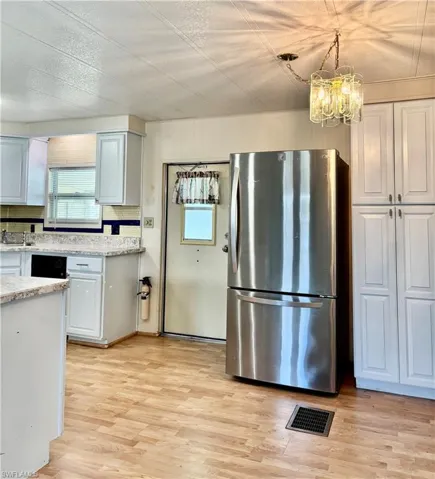 518 Pine Tree Ct, North Fort Myers, Florida 33917