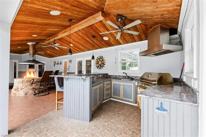 93 7th St, Bonita Springs, Florida 34134