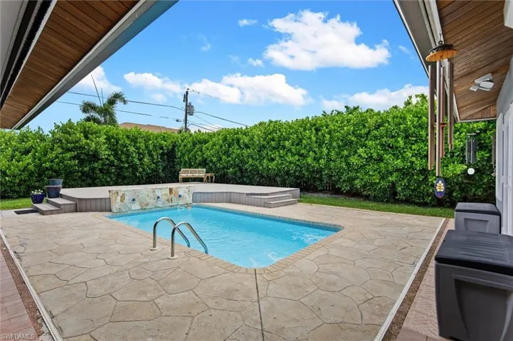 93 7th St, Bonita Springs, Florida 34134
