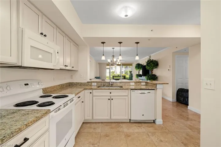 5045 Cedar Springs Dr 103, Naples, Florida 34110