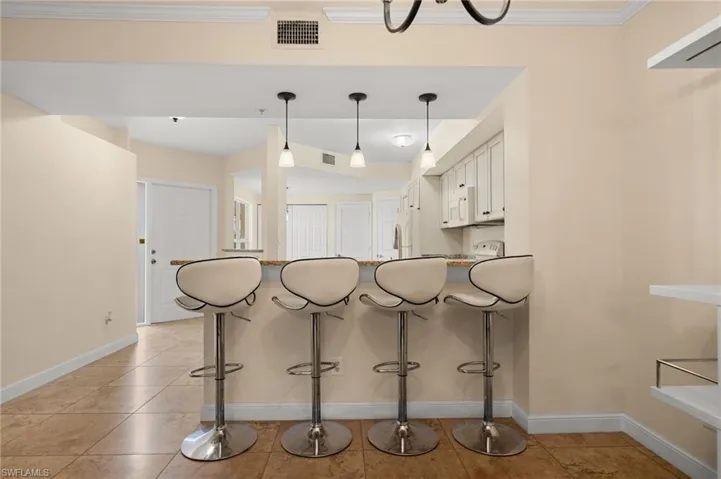 5045 Cedar Springs Dr 103, Naples, Florida 34110