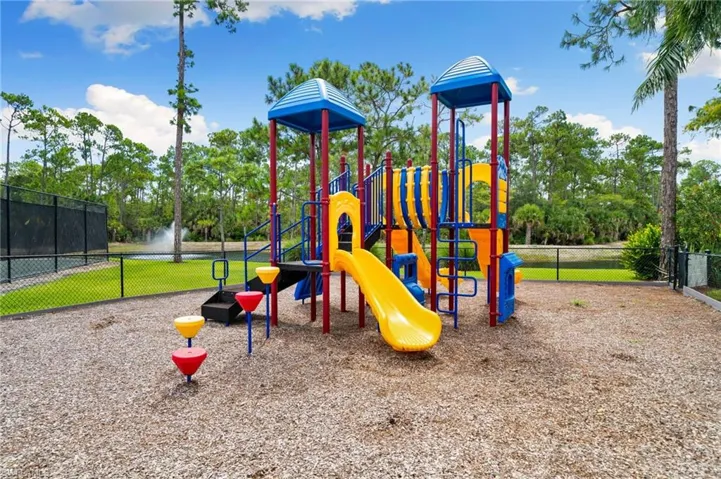 5045 Cedar Springs Dr 103, Naples, Florida 34110