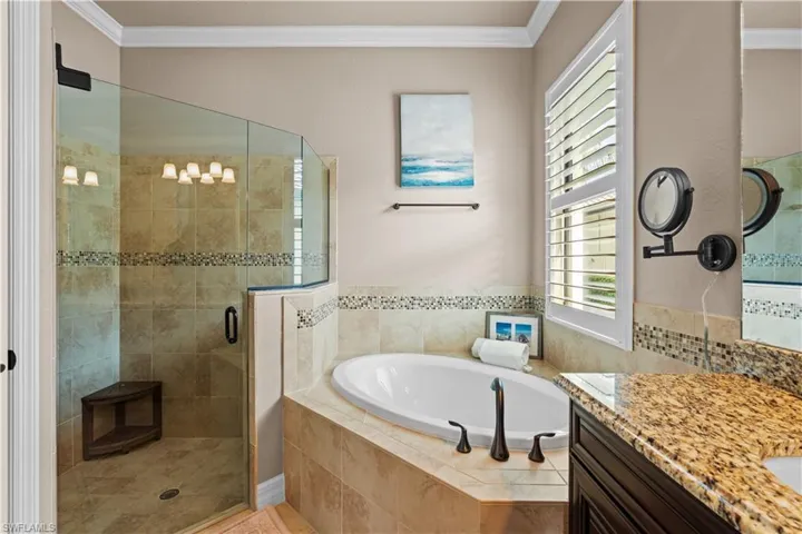 9352 Vercelli Ct, Naples, Florida 34113