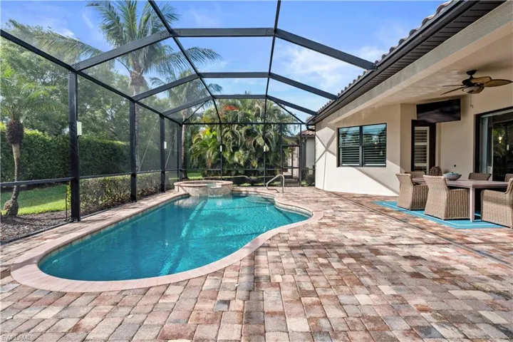 9352 Vercelli Ct, Naples, Florida 34113