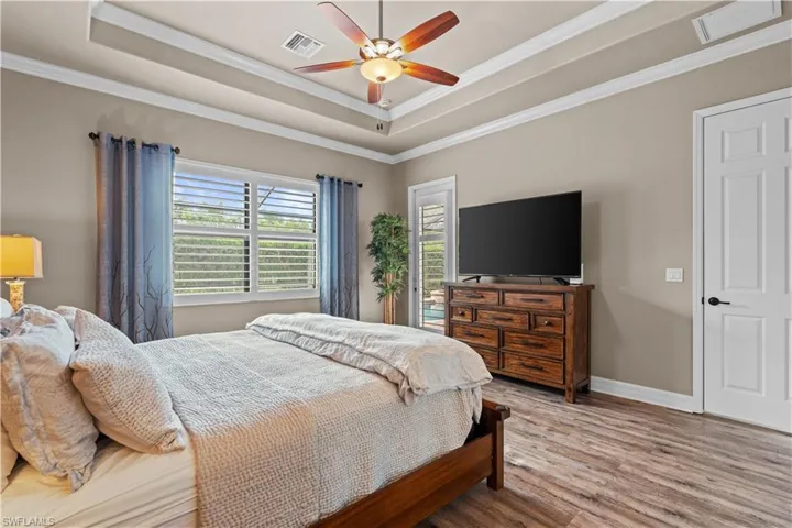 9352 Vercelli Ct, Naples, Florida 34113