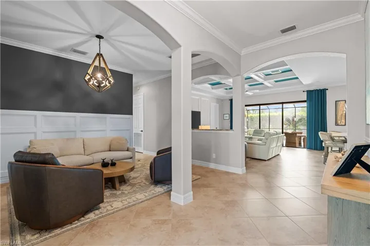 9352 Vercelli Ct, Naples, Florida 34113