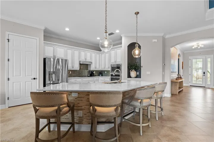 9352 Vercelli Ct, Naples, Florida 34113