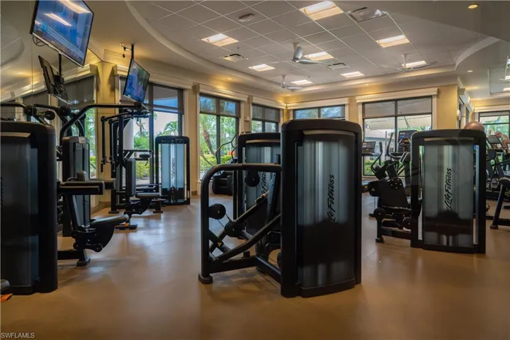 9352 Vercelli Ct, Naples, Florida 34113