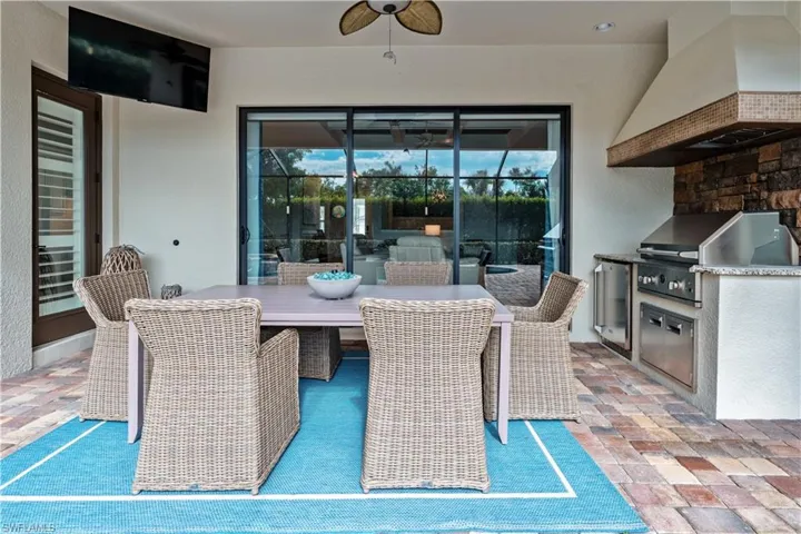 9352 Vercelli Ct, Naples, Florida 34113