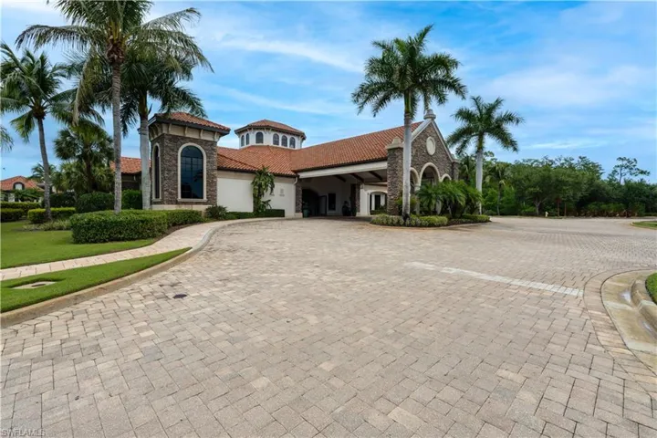 9352 Vercelli Ct, Naples, Florida 34113