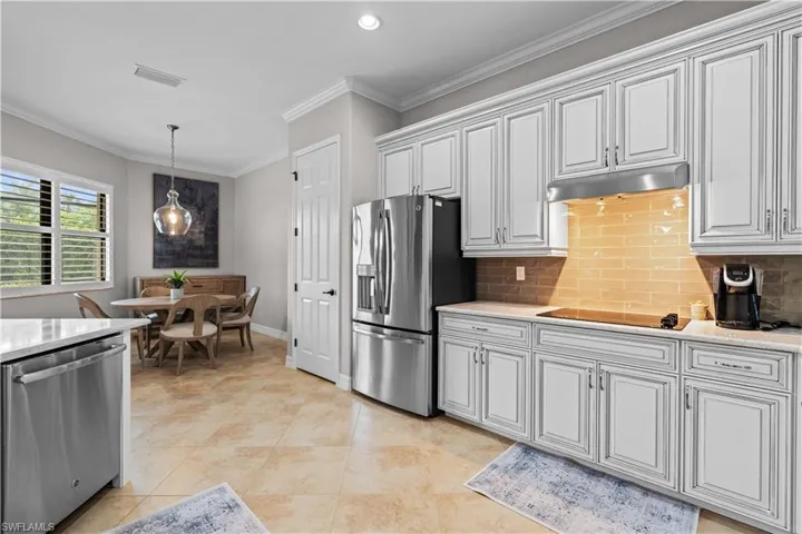 9352 Vercelli Ct, Naples, Florida 34113
