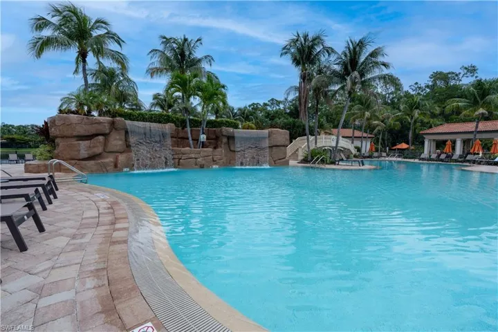 9352 Vercelli Ct, Naples, Florida 34113