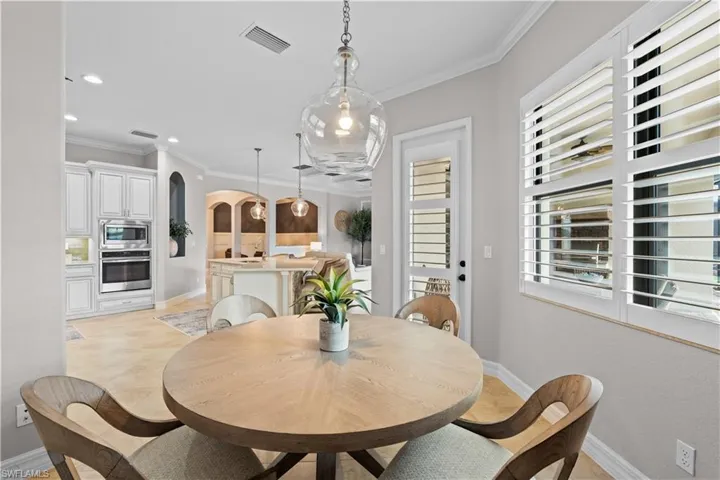 9352 Vercelli Ct, Naples, Florida 34113