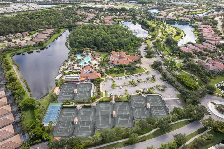 9352 Vercelli Ct, Naples, Florida 34113