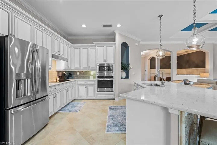 9352 Vercelli Ct, Naples, Florida 34113