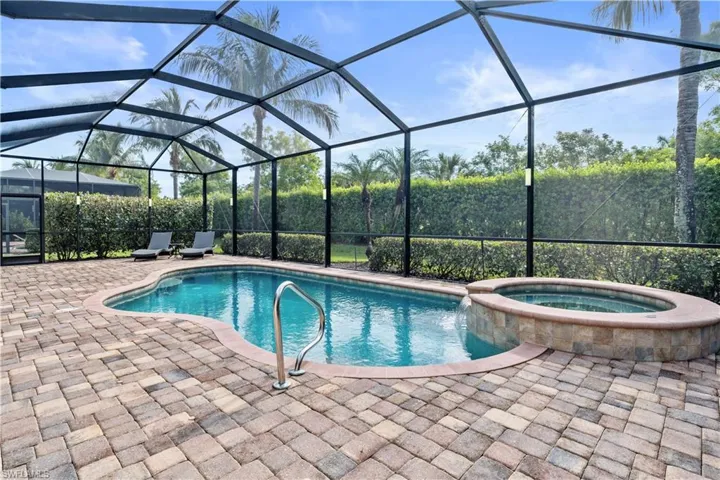 9352 Vercelli Ct, Naples, Florida 34113