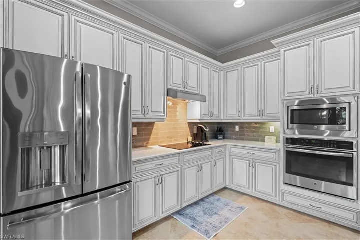 9352 Vercelli Ct, Naples, Florida 34113