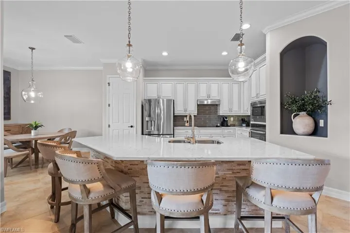 9352 Vercelli Ct, Naples, Florida 34113